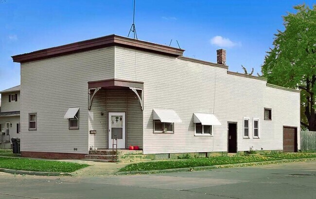 Foto del edificio - 116 W Maes Ave