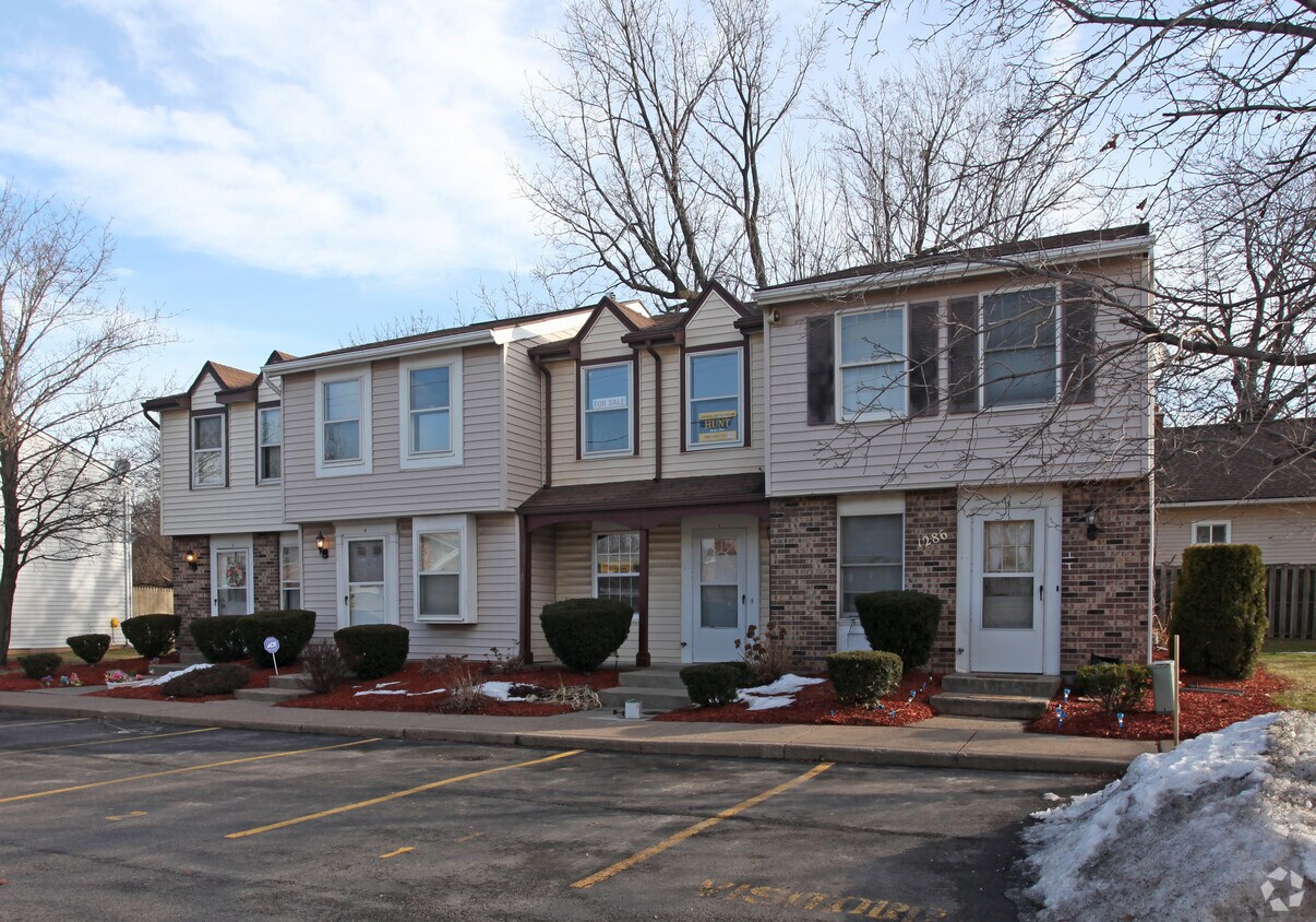 Sumerset Townhomes Apartments in Rochester, NY