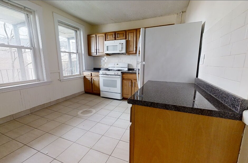 Primary Photo - 433 Cambridge St