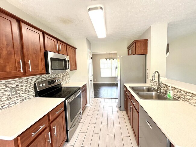 Foto del edificio - 4/2.5 Beautiful Nashville Craftsman in Nas...