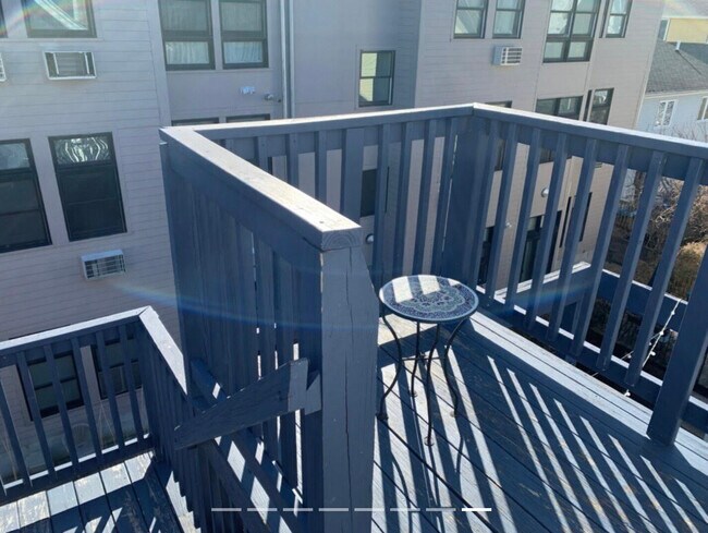 Foto del edificio - 156 Morrison Ave
