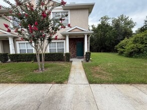 Building Photo - 30316 Elderwood Dr