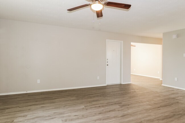 Foto del edificio - 1402 Swansfield Ln