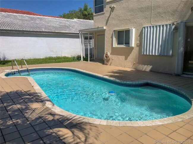 Building Photo - 9680 SW 155th Ave