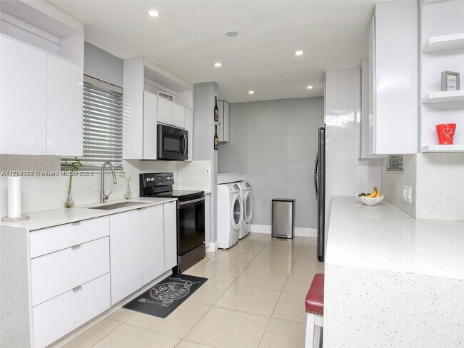 Foto del edificio - 7160 Liberty St