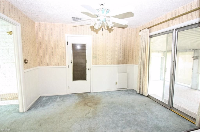 Building Photo - 3 br, 1.5 bath House - 210 E Cragmont Dr