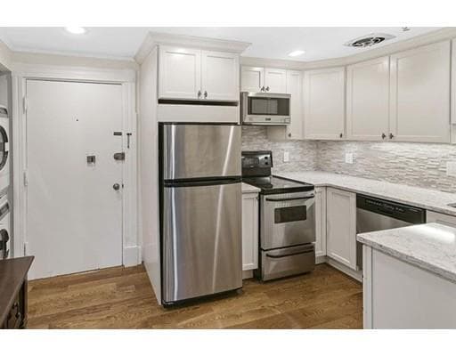 Building Photo - 246 Marlborough St