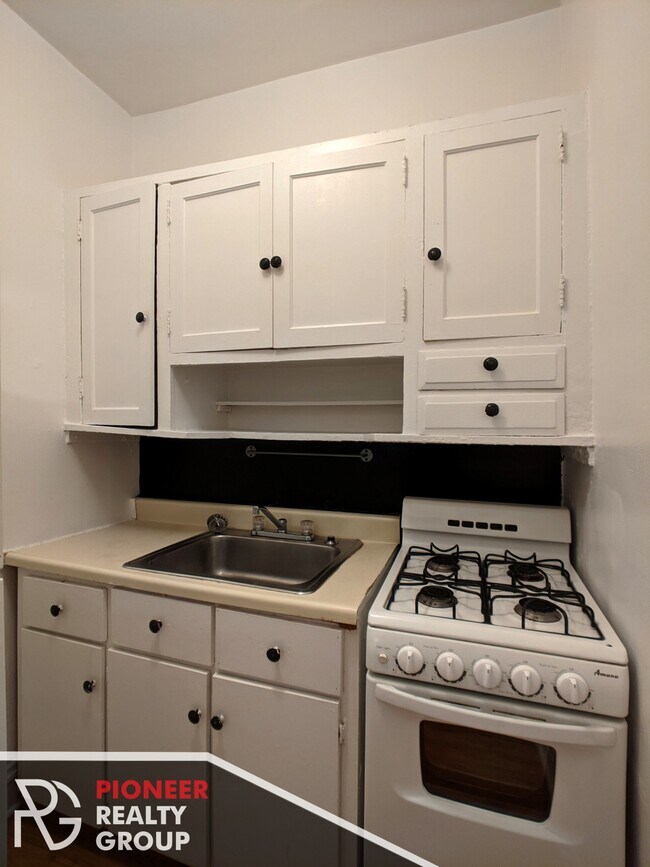 Foto del edificio - 4853 N Damen Ave