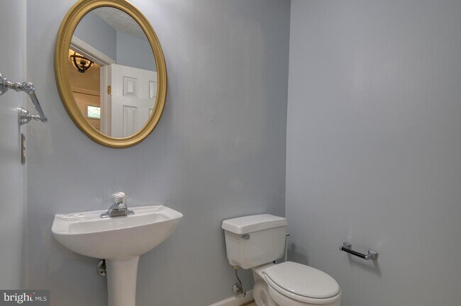 Foto del edificio - 1566 Beverly Ct