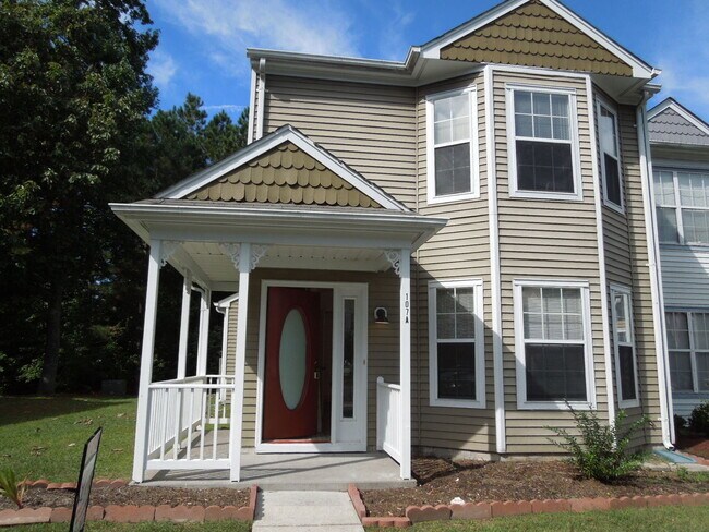 Foto del edificio - York County Tabb District Townhome.