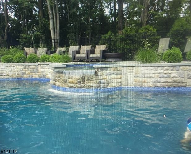 Building Photo - 414 Mineral Springs Dr