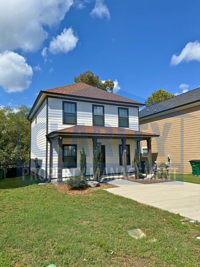 Foto del edificio - Beautiful three bedroom home in East Ridge!