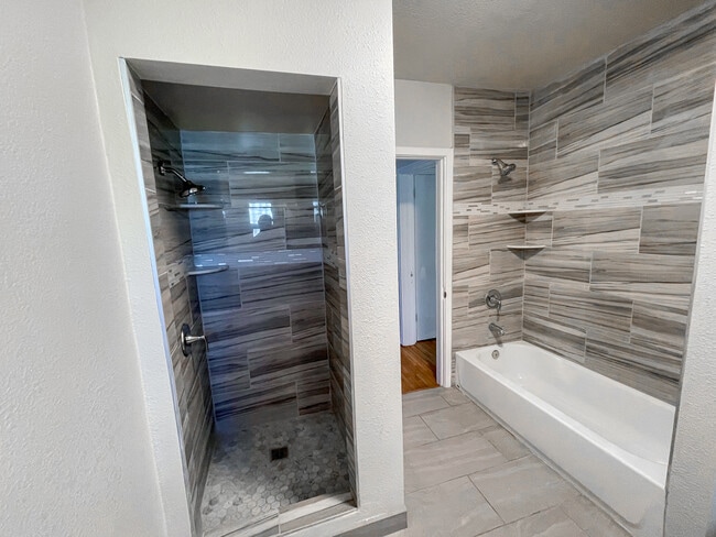 Bathroom 1 - 602 N Crescent Heights Blvd