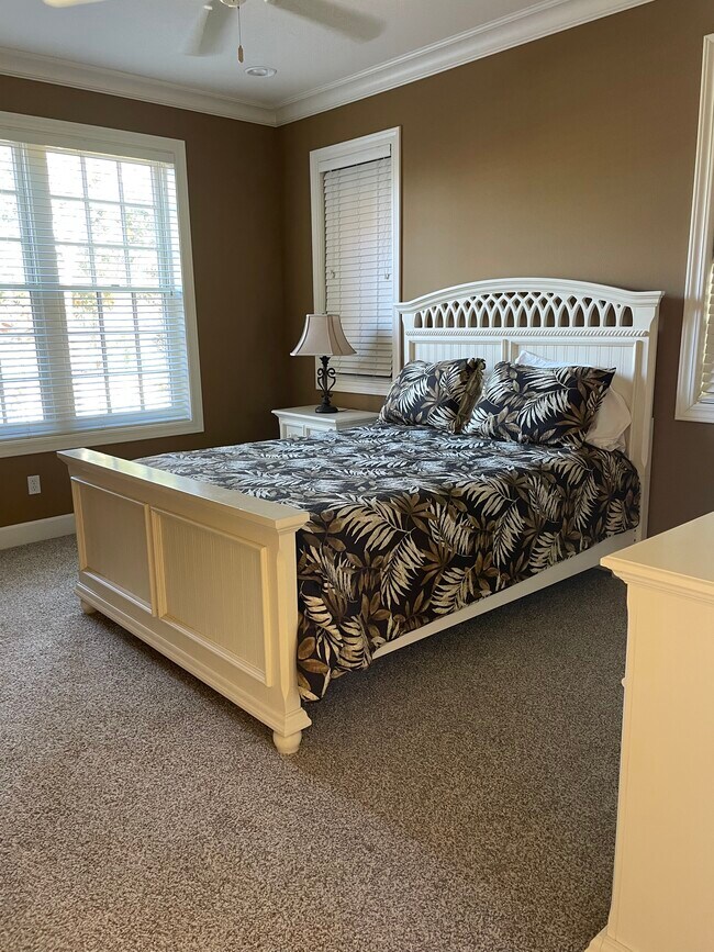 Bedroom - 415 E Romana St