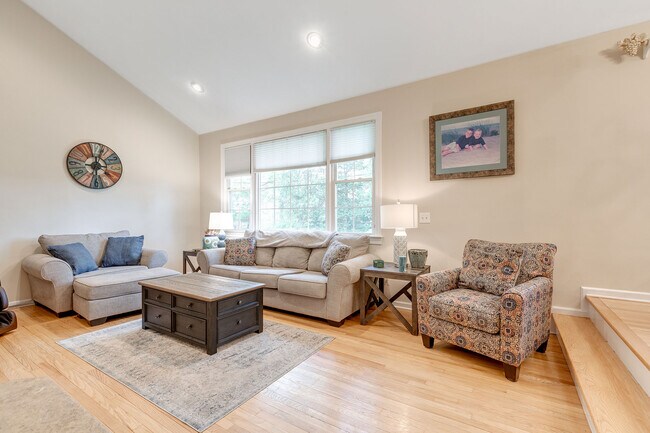 Foto del edificio - 49 Canoe Brook Pkwy