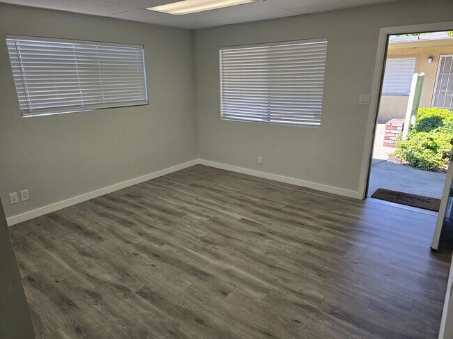 Foto del edificio - 3830 Watt Ave