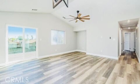 Foto del edificio - 5114 Yellow Rose Ct