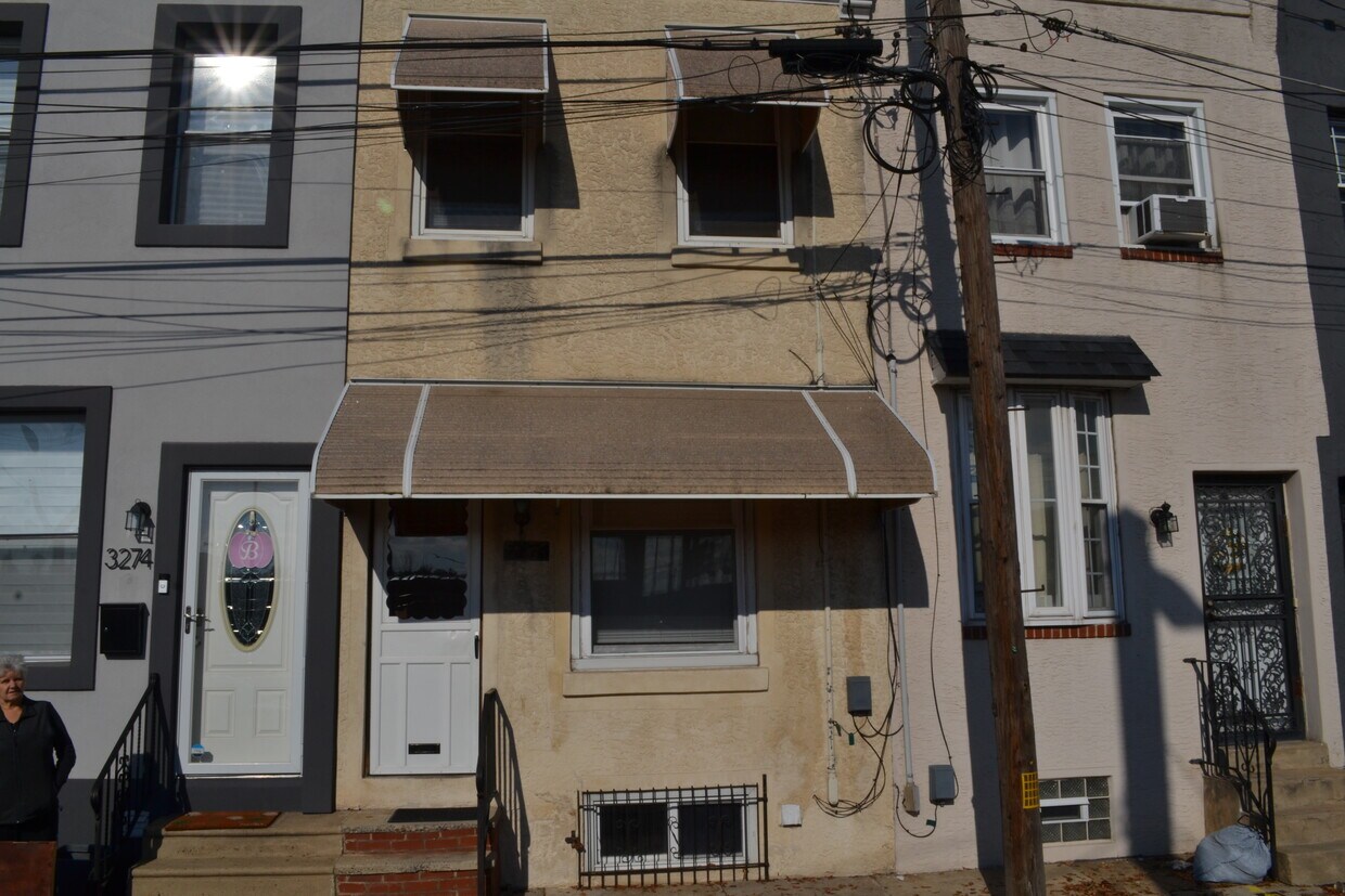 Primary Photo - 3276 Emery St