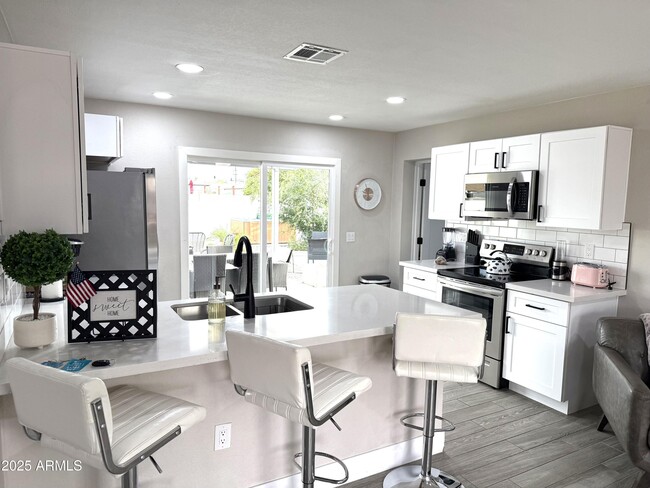 Foto del edificio - 7425 E Roosevelt St