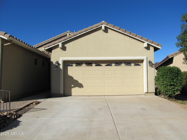 Building Photo - 1046 Estancia Dr