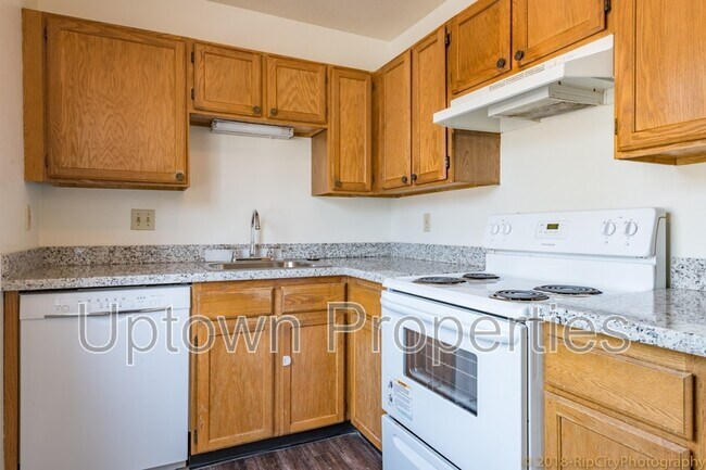 Building Photo - 3435 SW 125th Ave