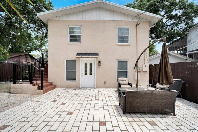 Building Photo - 1212 E Columbus Dr