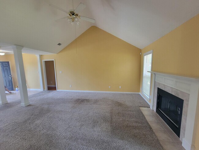 Building Photo - 4740 Waltons Cir