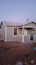 Building Photo - 210 E Cherry St