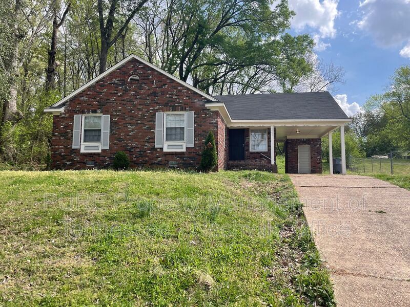 Photo - 1441 Whitney Ave