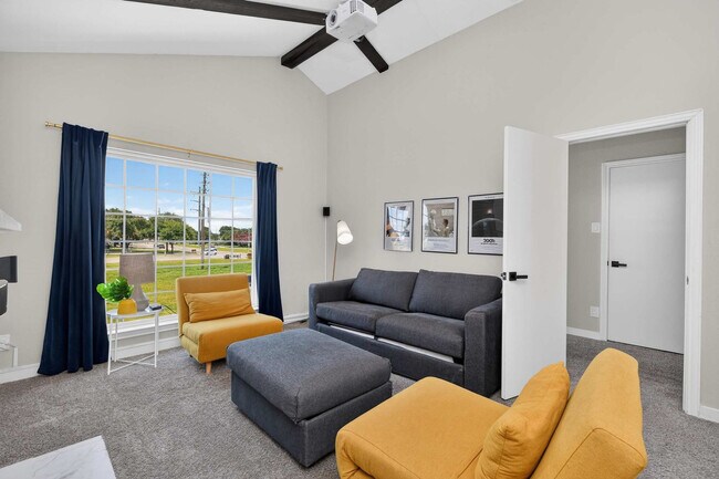 Foto del edificio - 1205 Hillsdale Dr