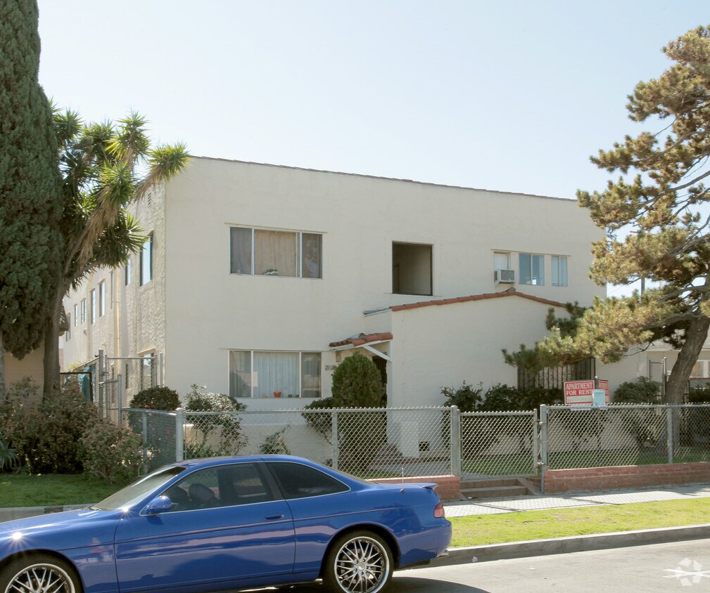 Primary Photo - 2804 E 58th St