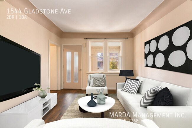 Photo du bâtiment - CHARMING 2-BEDROOM/1-BATH HOME WITH GARAGE IN WALKERVILLE + UTILITIES