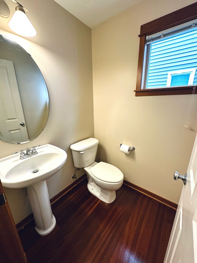 Foto del edificio - 9025 18th Ave SW