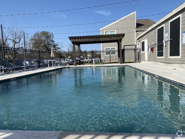 Pool - Apollo Palms