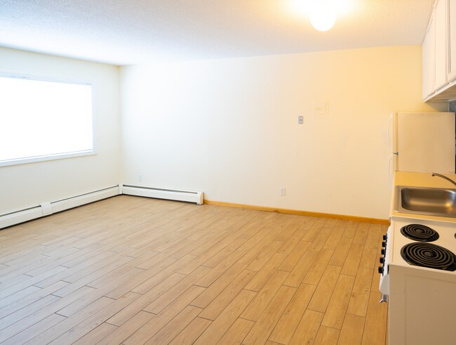 Building Photo - Y Properties Apartments