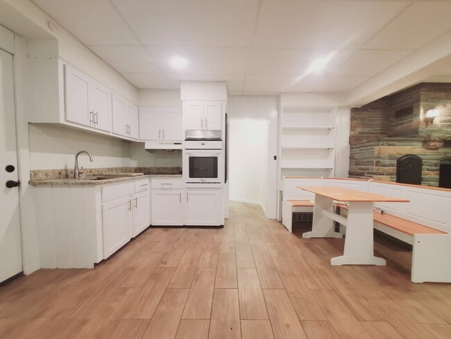 Building Photo - 47 Whitmore Ln