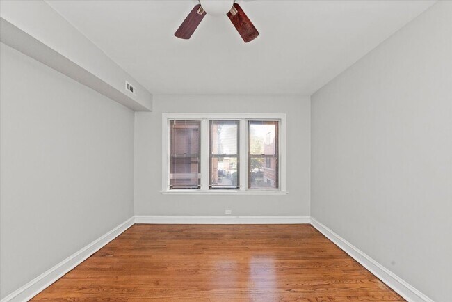 2121 N Campbell, Unit 2R, Chicago, IL 60647 - 2122 N Campbell Ave