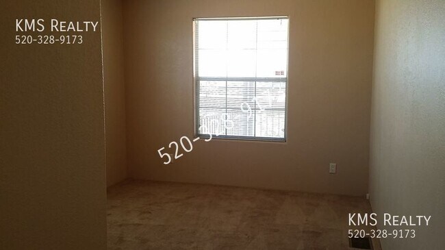 Building Photo - 3 Beds / 2 baths Manufactured Home - OWNER...