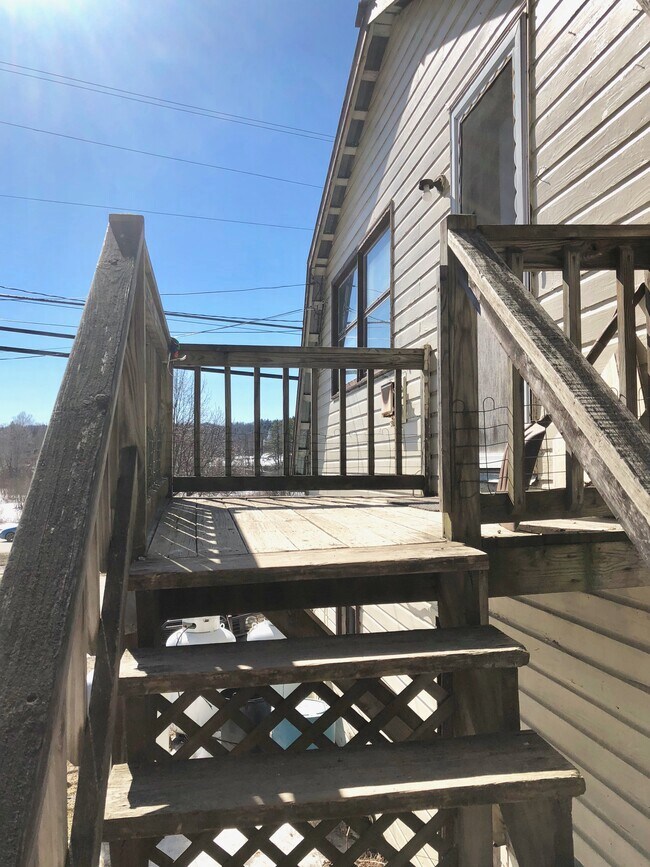 62 Pudding Hill Rd Unit Apt C, Lyndonville, VT 05851 Apartments 62