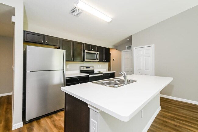 Building Photo - 384 Dewhurst St