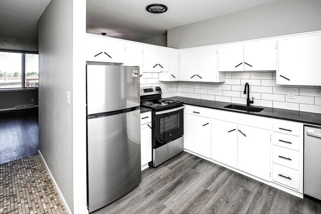 Foto del edificio - Amazing 2-Bedroom Apartment in Millard!