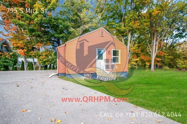Building Photo - Available Now!  Located in downtown Clio, ...