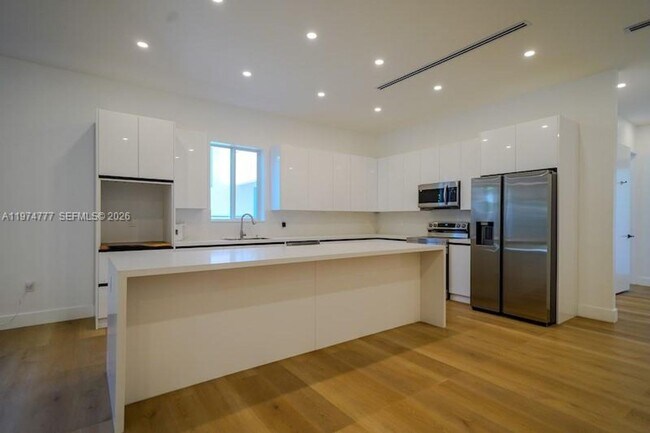 Foto del edificio - 112 NW 24th Ct