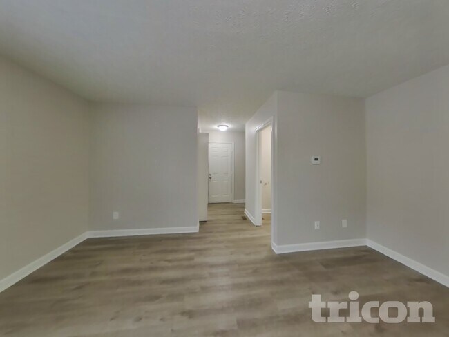 Foto del edificio - 8259 Ehlerbrook Rd