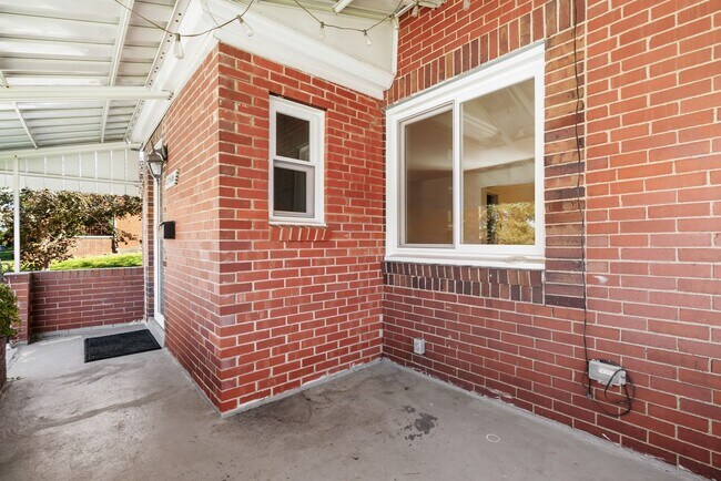 Foto del edificio - Newly Renovated 3Bd/1.5 Bath Home -- Available NOW!