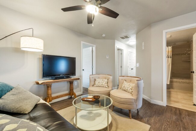 Foto del edificio - 13504 S 7530 W