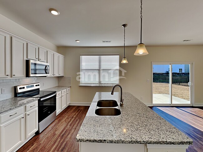Building Photo - 4724 Chutney Dr