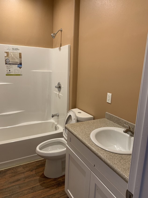 Brand new - 6775 Hannon St