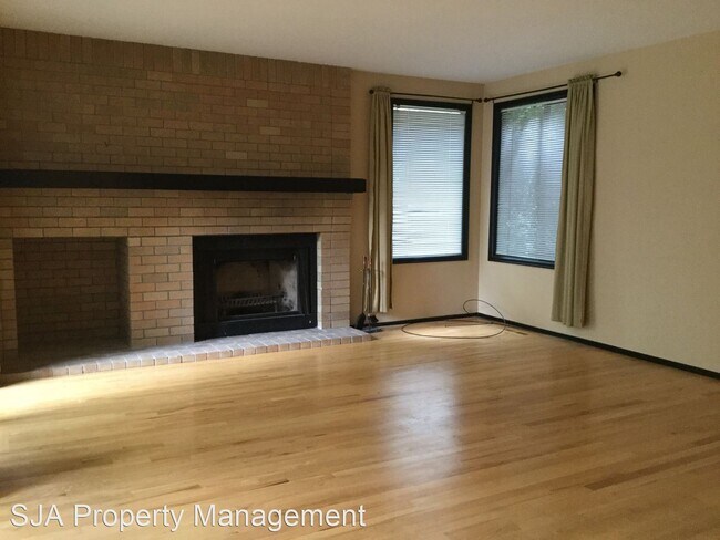 Building Photo - 3 br, 2.5 bath House - 17610 NE 131st Place
