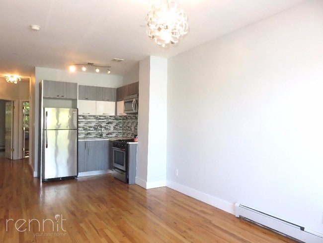 Building Photo - 802 Evergreen Ave